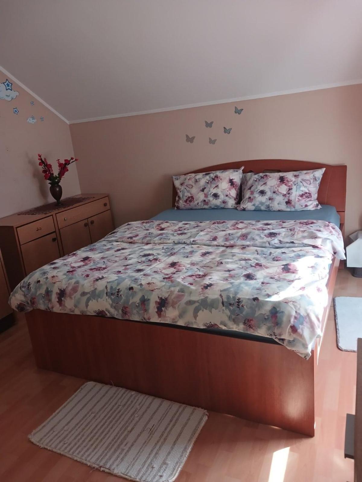 Mega Apartment Subotica Bagian luar foto